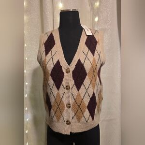 Elegant Argyle V-Neck Sweater Vest - Cream and Burgundy